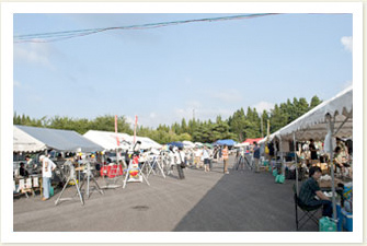 第1回めとは比べられないほどのテント数。風景もだいぶ変わったことでしょう。