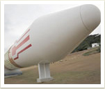 種子島宇宙センター内には、実物大のH-IIAロケットが訪れる人を圧倒します！