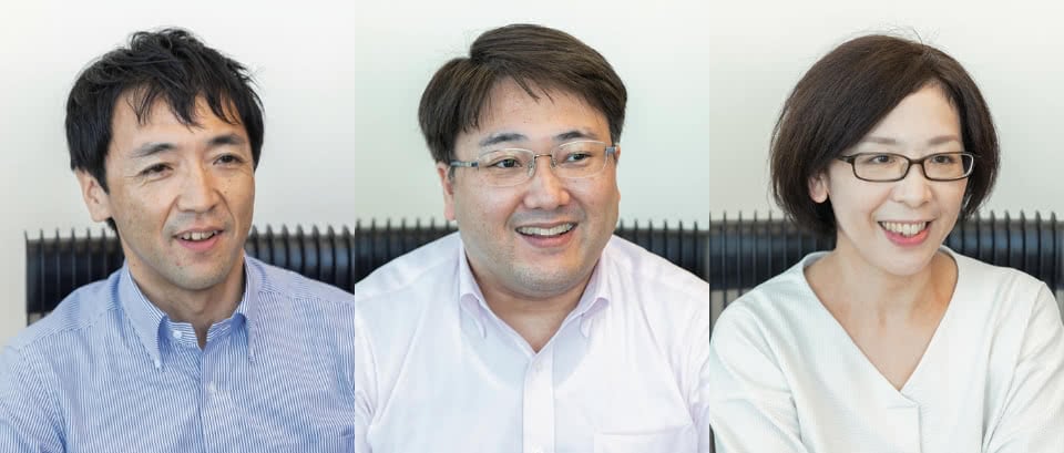 社会本変革プロジェクトグループ　業務プロセスグループマネージャー　兼 企画グループマネージャー　松下 省吾 氏　（左）社会本変革プロジェクトグループ　専任　菊池 武治 氏（中）社会本変革プロジェクトグループ担当　草彅 志麻 氏（右）