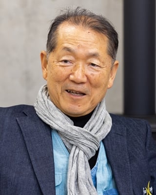 代表取締役　会長　本村 孝幸氏
