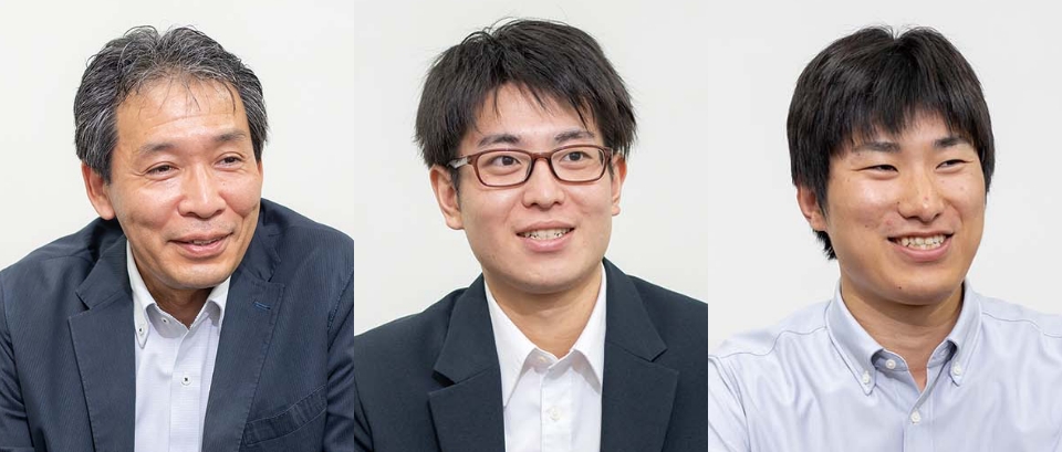 シヤチハタ株式会社 システム法人営業部 副部長　石井 慶 氏（左）シヤチハタ株式会社 システム開発部　加藤 智也 氏（中）シヤチハタ株式会社 システム開発部　島戸 啓輔 氏（右）