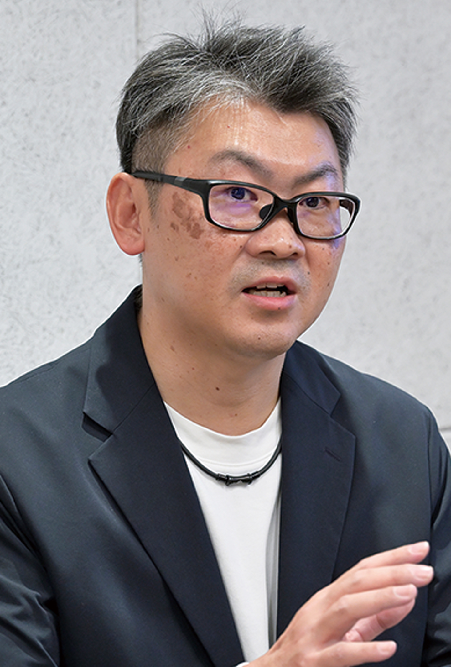 浅井 浩司 氏