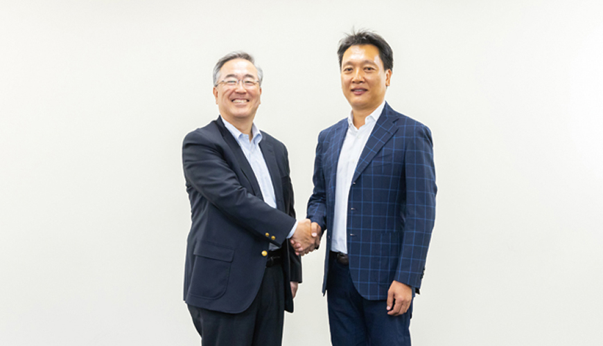 共同出資者であるMDIS の中野隆雅社長（左）とスカイアーチネットワークス江戸達博社長（右）