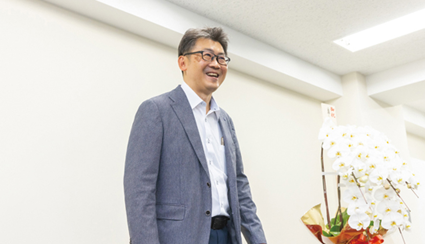 浅井浩司新社長は「エンジニアはもちろん、全社員がクラウドの知識をしっかり身につけてその活用を社会に発信していきたい」と抱負を語る