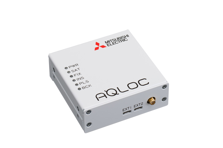 センチメータ級高精度測位端末「AQLOC-Light」（受信機）（90（W）×90（D）×30（H）mm、重量280g）